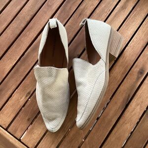 Lucky Brand Women's Mahzan ivory leather lizard print heeled Slip-On Shoes